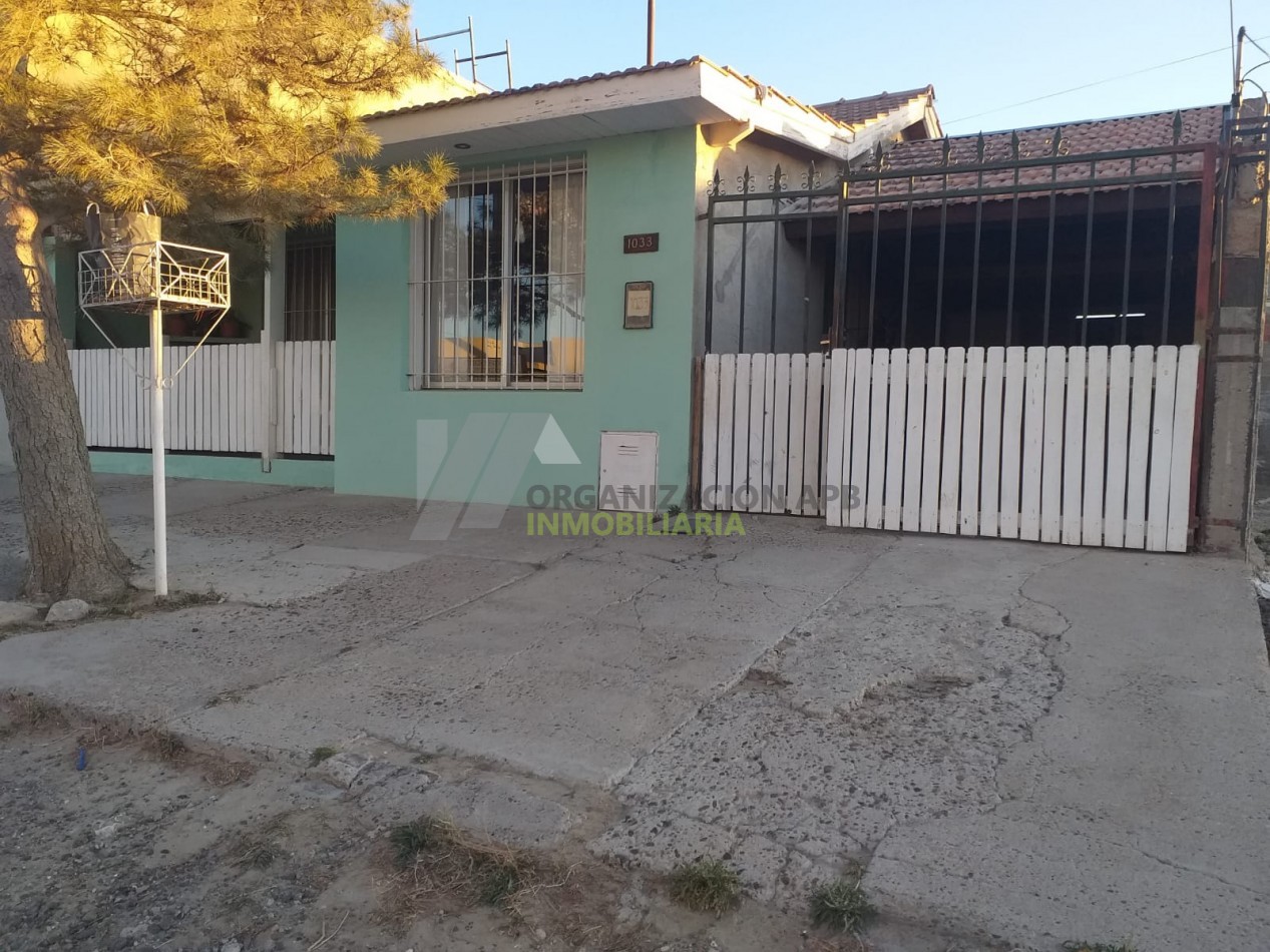 En Zona oeste dos casas de 2 dormitorios