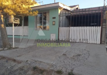 En Zona oeste dos casas de 2 dormitorios